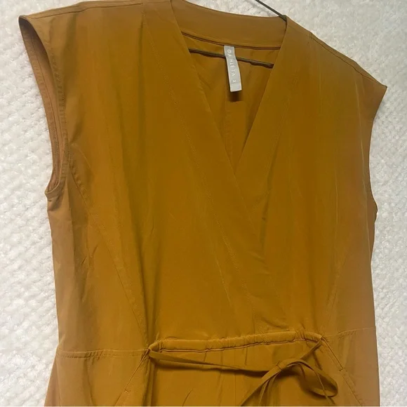 Athleta Marlow Romper w Pockets Tuscan Gold V Neck Lightweight Adjustable Waist - Picture 5 of 8